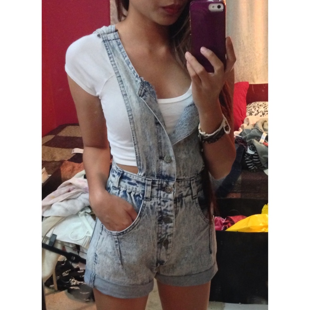 Brandy Melville Acid Wash Light Blue Denim Short Overalls